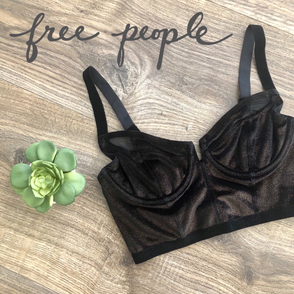 32B, 32C ⬇️ Free People Velvet Bralette